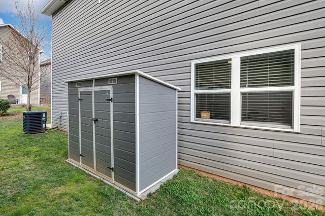 7 Mill Creek Loop, Asheville, NC 28806