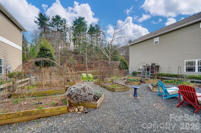 7 Mill Creek Loop, Asheville, NC 28806