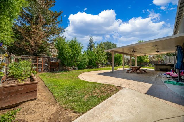 7005 Prelude Ln, Hughson, CA 95326