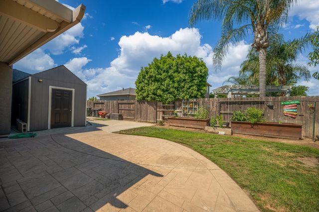 7005 Prelude Ln, Hughson, CA 95326