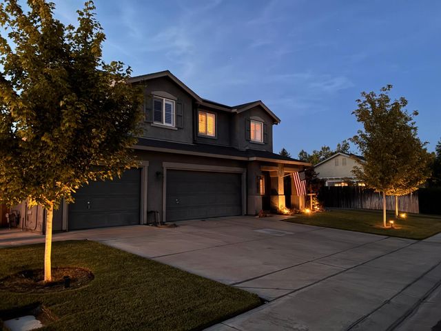 7005 Prelude Ln, Hughson, CA 95326