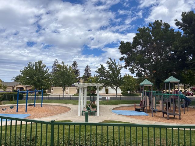 7005 Prelude Ln, Hughson, CA 95326