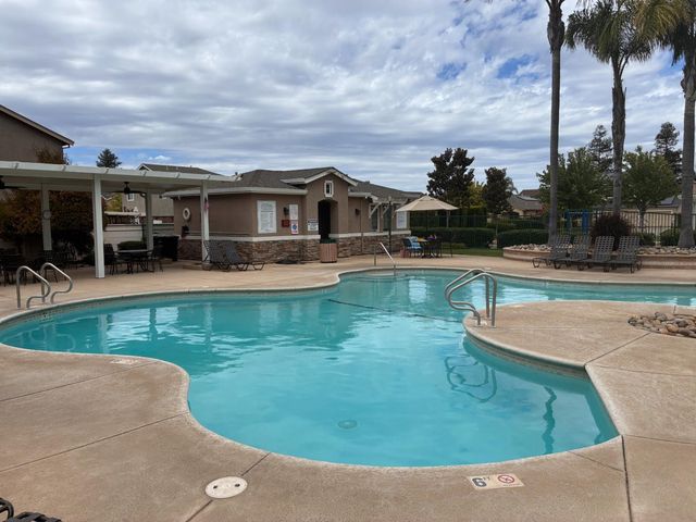 7005 Prelude Ln, Hughson, CA 95326