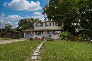 27 Boxwood LN, Newport News, VA 23602