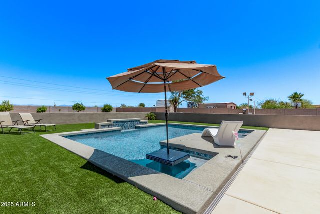 24620 W Quails Nest Lane, Wittmann, AZ 85361