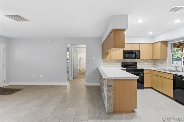 8156 W Basilico Street, Crystal River, FL 34428