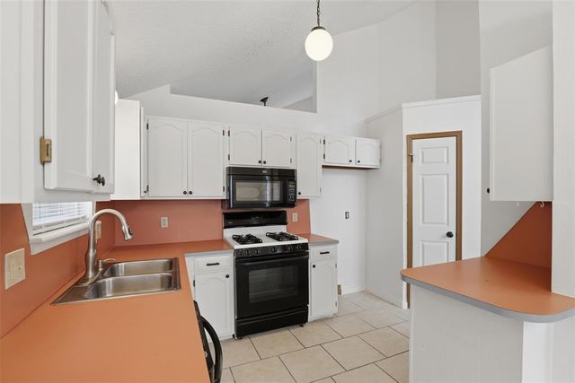 11421 Wallace Avenue, Oklahoma City, OK 73162