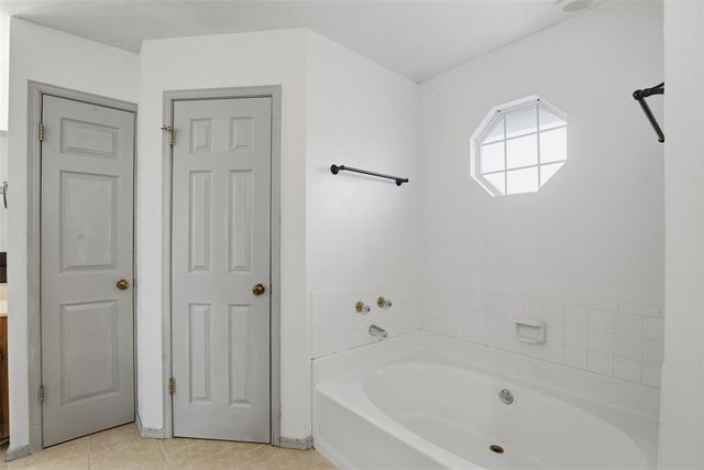 11421 Wallace Avenue, Oklahoma City, OK 73162