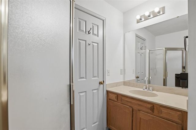 11421 Wallace Avenue, Oklahoma City, OK 73162