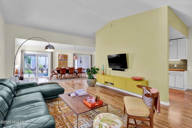 301 E Avenue, Kure Beach, NC 28449