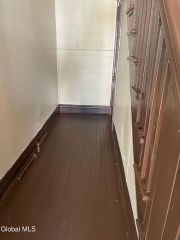618 Clinton Avenue, Albany, NY 12206