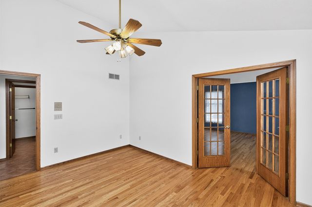 1915 Elm Circle, West Des Moines, IA 50265