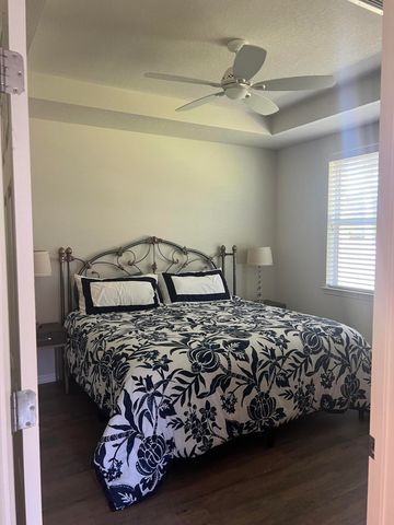 1041 Normandie Way, Vero Beach, FL 32960