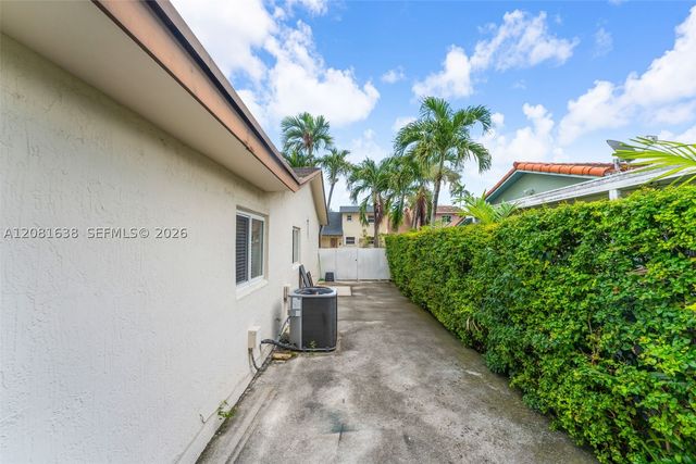 2018 SW 103rd Ct, Miami, FL 33165