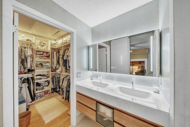 6062 Bania Wood Circle, Atlantis, FL 33462