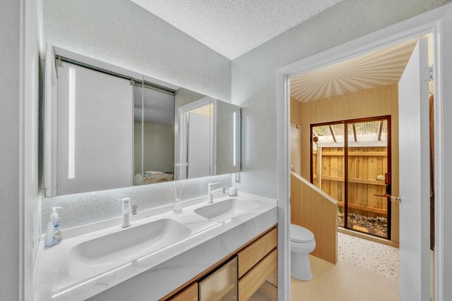 6062 Bania Wood Circle, Atlantis, FL 33462