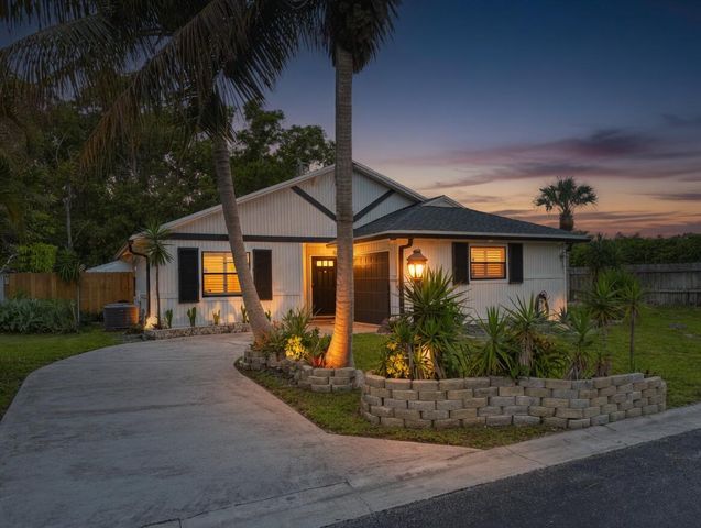 6062 Bania Wood Circle, Atlantis, FL 33462