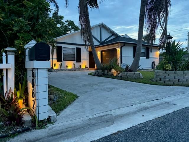 6062 Bania Wood Circle, Atlantis, FL 33462