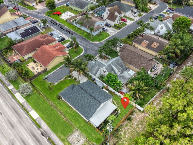 6062 Bania Wood Circle, Atlantis, FL 33462