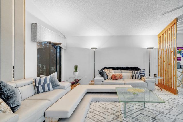 6062 Bania Wood Circle, Atlantis, FL 33462