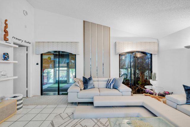 6062 Bania Wood Circle, Atlantis, FL 33462