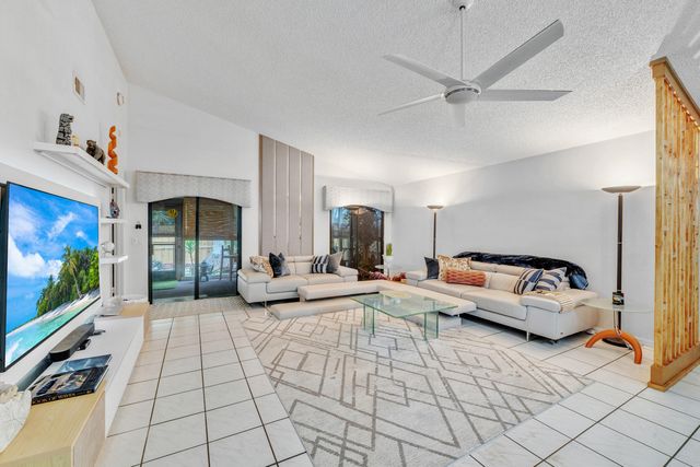 6062 Bania Wood Circle, Atlantis, FL 33462