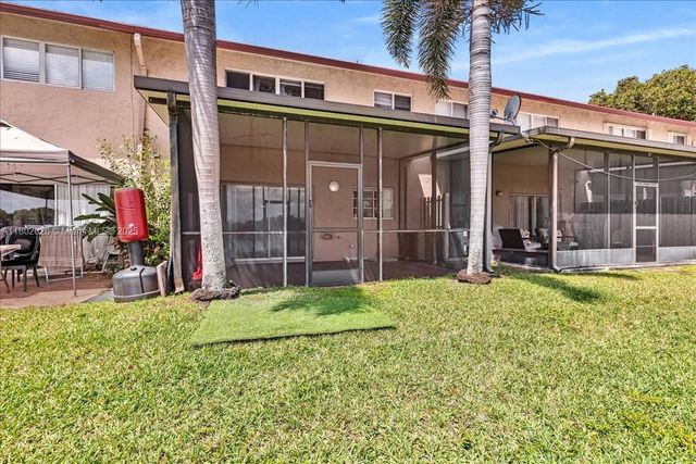 9765 NW 37th St, Sunrise, FL 33351