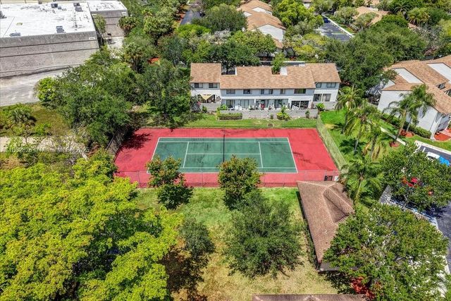 9765 NW 37th St, Sunrise, FL 33351