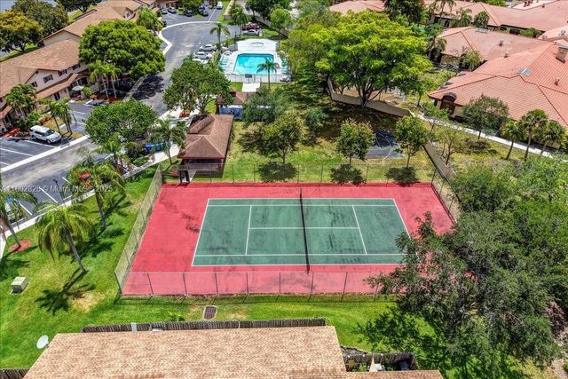 9765 NW 37th St, Sunrise, FL 33351