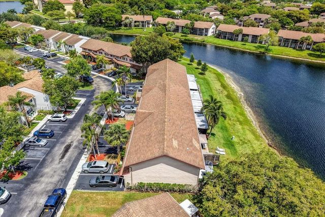 9765 NW 37th St, Sunrise, FL 33351