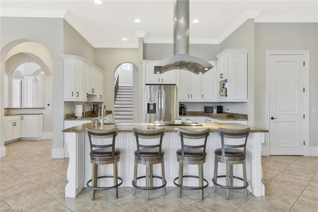 541 Taylor CT, Marco Island, FL 34145