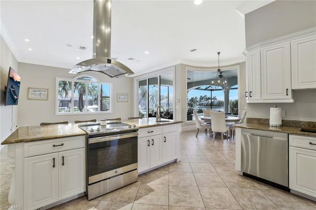 541 Taylor CT, Marco Island, FL 34145