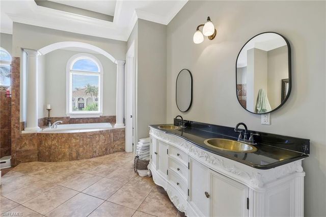 541 Taylor CT, Marco Island, FL 34145