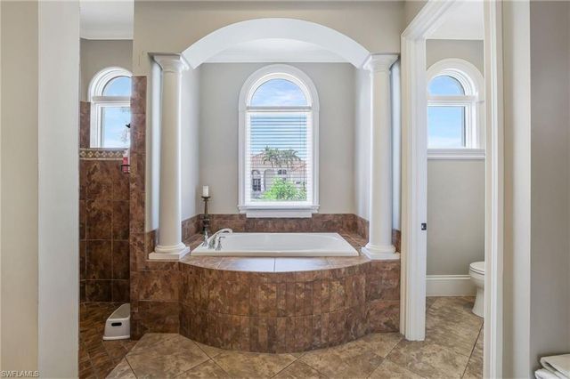 541 Taylor CT, Marco Island, FL 34145