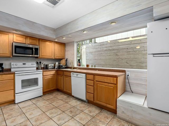 215 Beauregard - Unit B, San Antonio, TX 78204