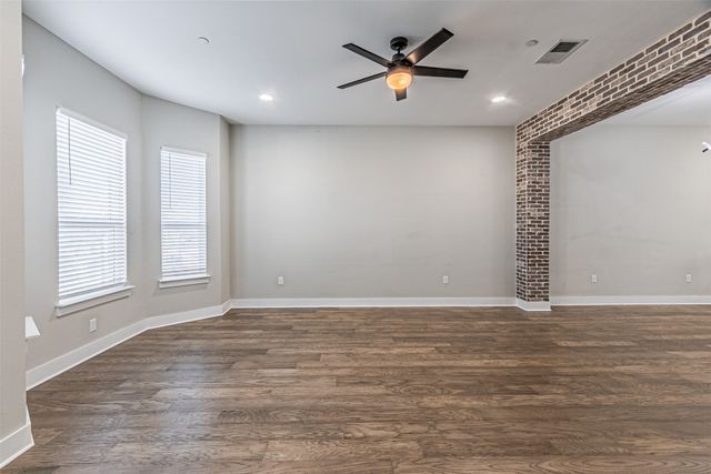 313 N Mill Street, Lewisville, TX 75057