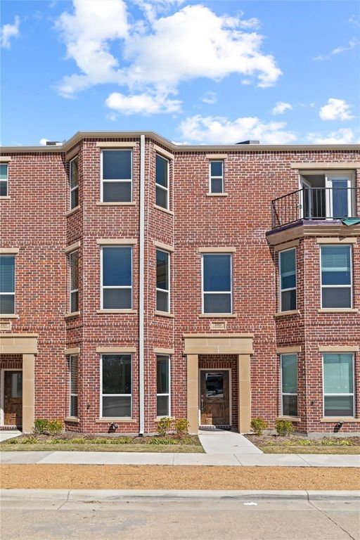 313 N Mill Street, Lewisville, TX 75057