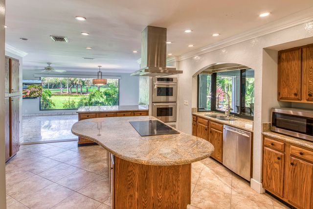 1 Balfour Road E, Palm Beach Gardens, FL 33418