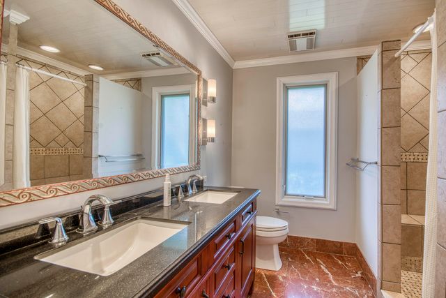 1 Balfour Road E, Palm Beach Gardens, FL 33418