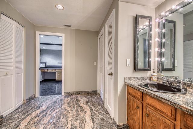 1 Balfour Road E, Palm Beach Gardens, FL 33418