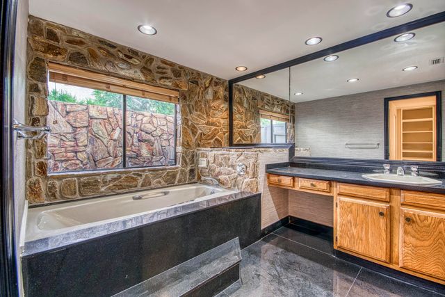 1 Balfour Road E, Palm Beach Gardens, FL 33418