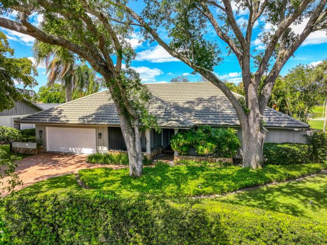 1 Balfour Road E, Palm Beach Gardens, FL 33418