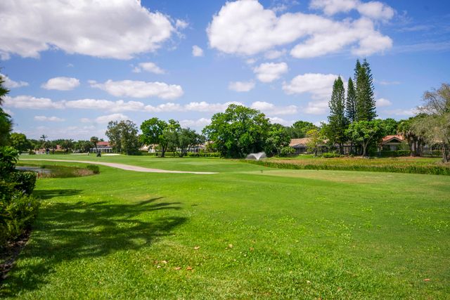 1 Balfour Road E, Palm Beach Gardens, FL 33418