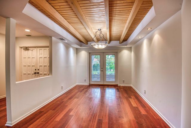 1 Balfour Road E, Palm Beach Gardens, FL 33418