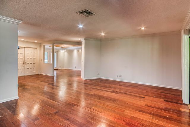 1 Balfour Road E, Palm Beach Gardens, FL 33418