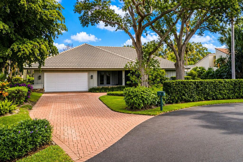 1 Balfour Road E, Palm Beach Gardens, FL 33418