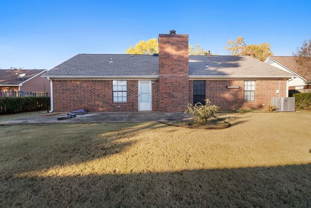 6465 EASTBRIER DR, Bartlett, TN 38135