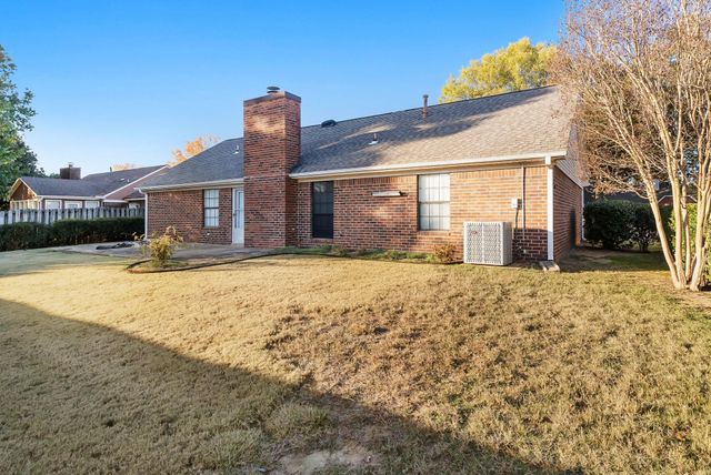 6465 EASTBRIER DR, Bartlett, TN 38135