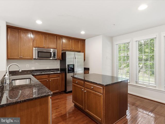 3153 BLUE BARN WAY, Fairfax, VA 22031