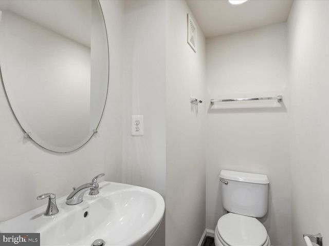 3153 BLUE BARN WAY, Fairfax, VA 22031